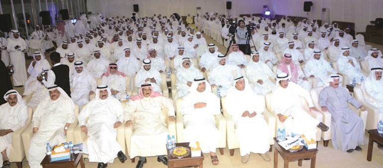 متابعة من الحضور خلال الندوة﻿