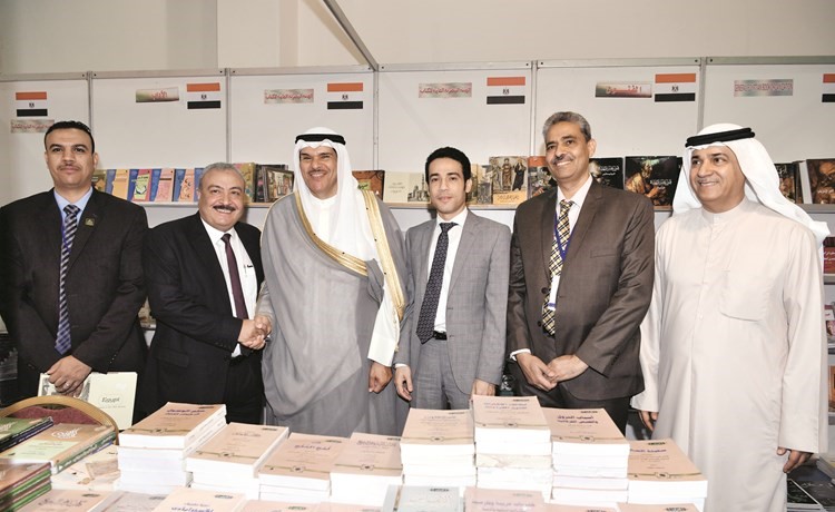الوزير داخل جناح السفارة المصرية﻿