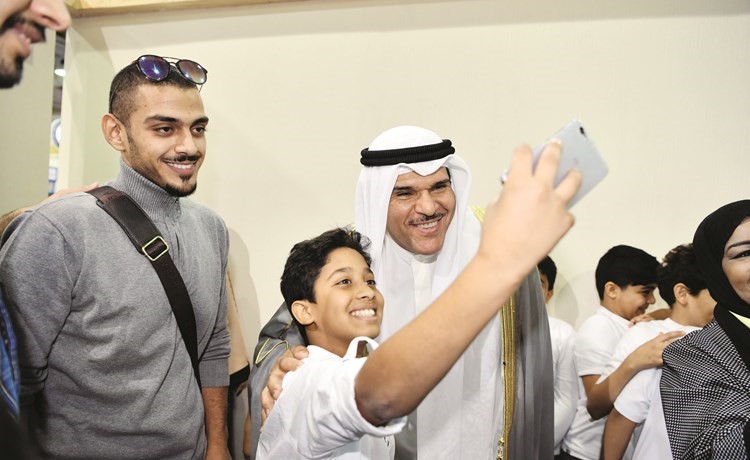 سيلفي مع الوزير ﻿