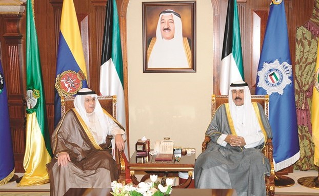 سمو نائب الأمير وولي العهد لدى استقباله الشيخ خالد الجراح ﻿