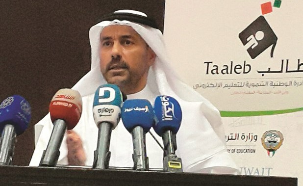 الرشيد يؤكد أهمية استخدام التكنولوجيا وإدخالها بالعملية التعليمية