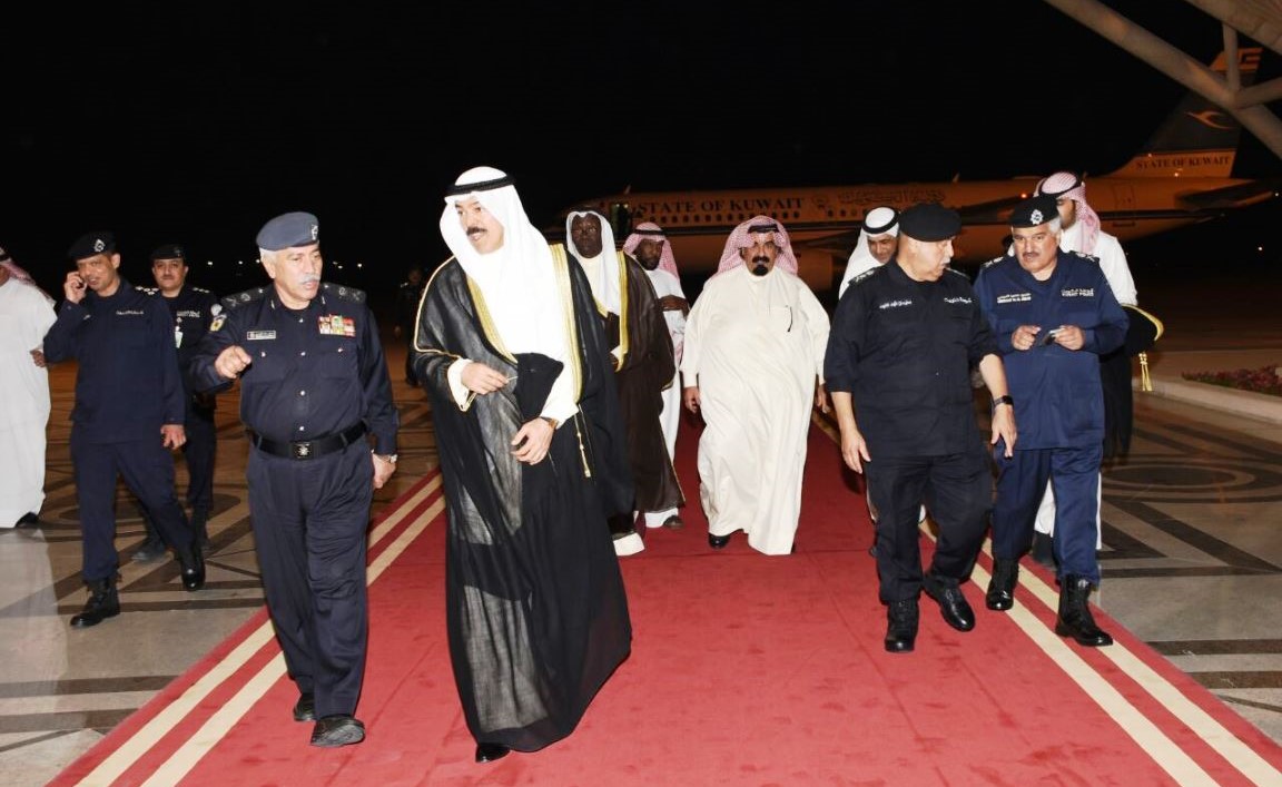 وزير الداخلية يعود للبلاد بعد ختام "أمن الخليج العربي1"