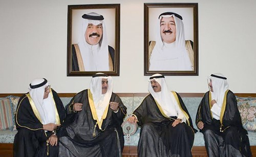 الشيخ محمد الخالد خلال حفل العشاء الذي اقامه على شرف القوة الأمنية المشاركة في تمرين الخليج العربي 1