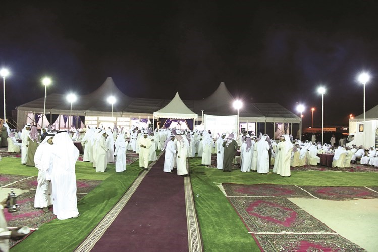 ناخبو الدائرة الخامسة امام مقر المحيلبي﻿