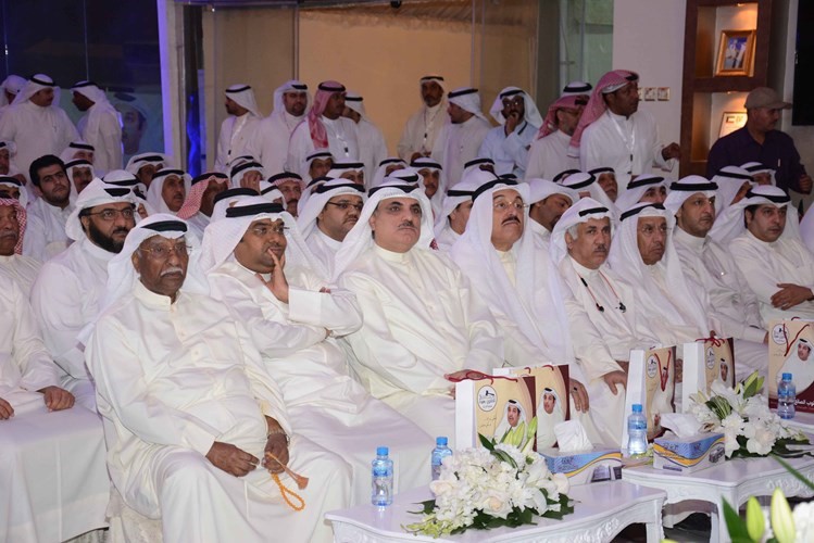 أهالي الدائرة الثالثة في المقر الانتخابي للصانع﻿