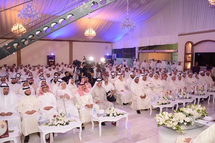 ناخبو الدائرة الثالثة لدى افتتاح مقر النائب والوزير السابق يعقوب الصانع﻿