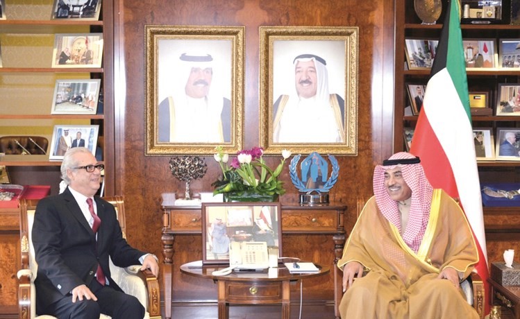 الشيخ صباح الخالد مستقبلا السفير المغربي الجديد ﻿