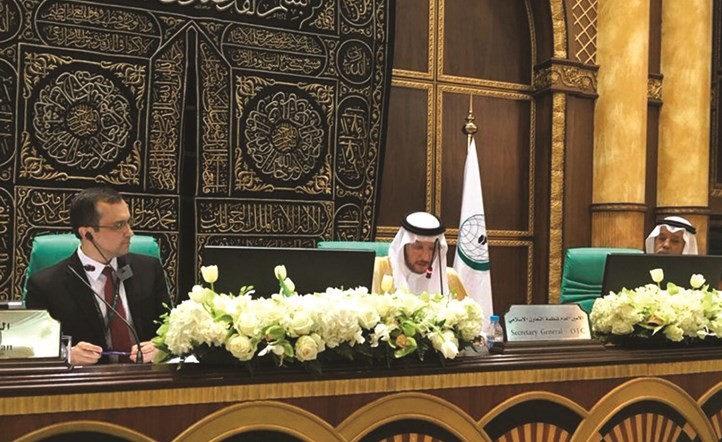 الأمين العام الجديد لـ التعاون الإسلامي يوسف العثيمين ملقيا كلمته بعد أداء القسم ﻿