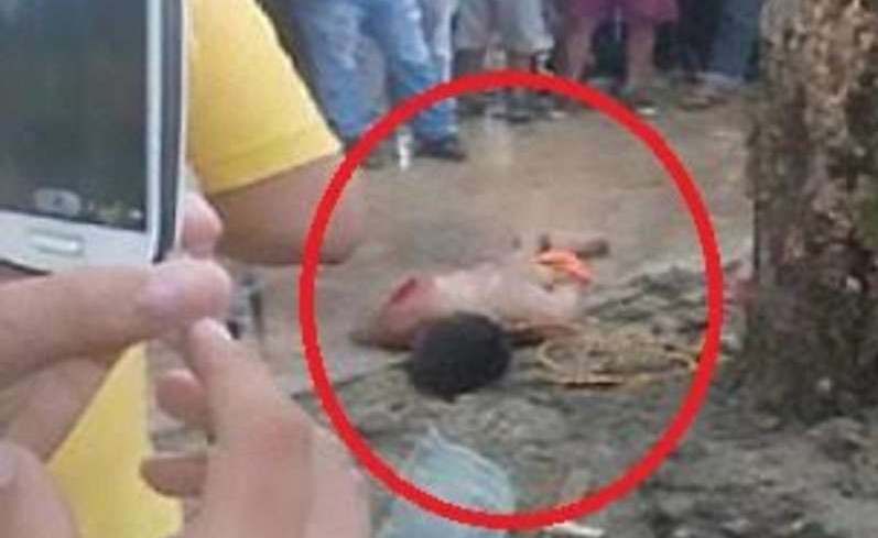 بالفيديو.. هكذا سحل وقتل الاهالي الغاضبون شابا اغتصب طفلا ثم قتله