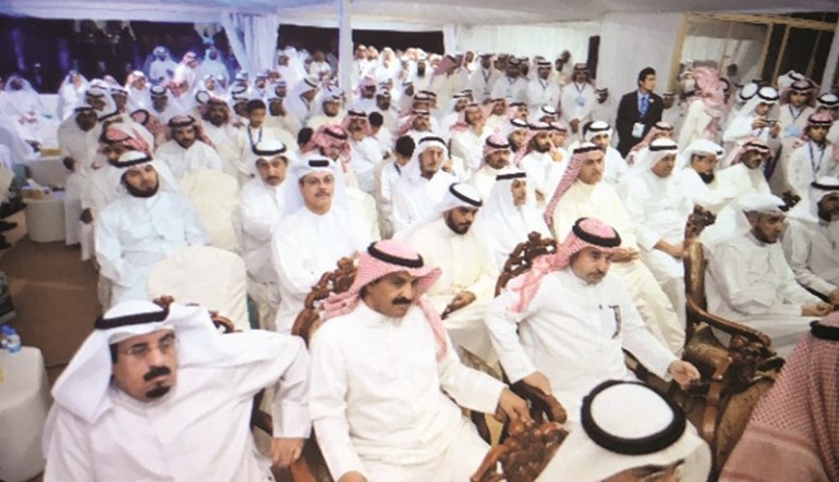 أهالي الدائرة الرابعة خلال افتتاح مقر مرشح الدائرة سيف راشد المطيري﻿