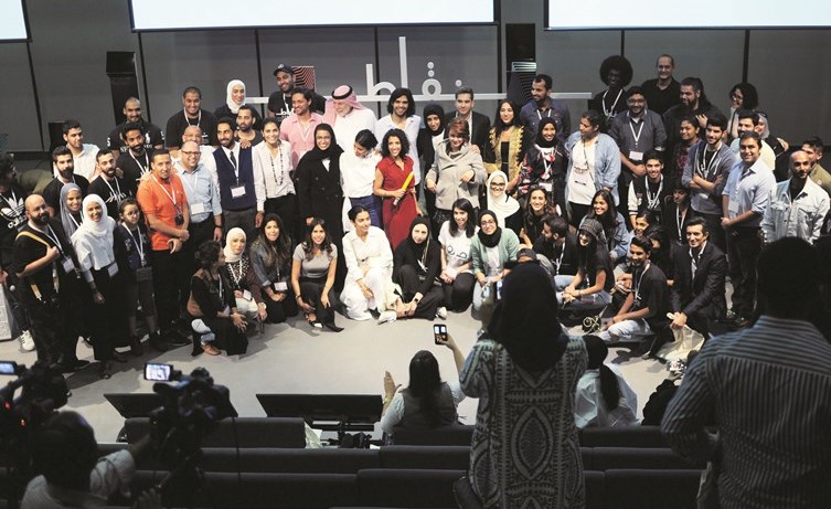 لقطة جماعية للمشاركين في ختام المؤتمر ﻿