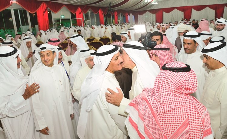 أبناء الدائرة الأولى يلتفون حول حسين الحريتي				(شانافاس قاسم)﻿