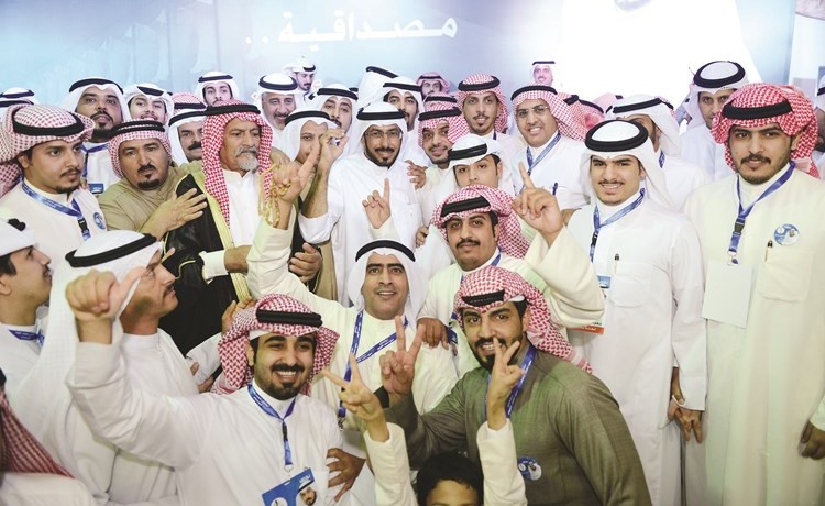 سعود محمد الشويعر متوسطا أبناء الدائرة الرابعة﻿