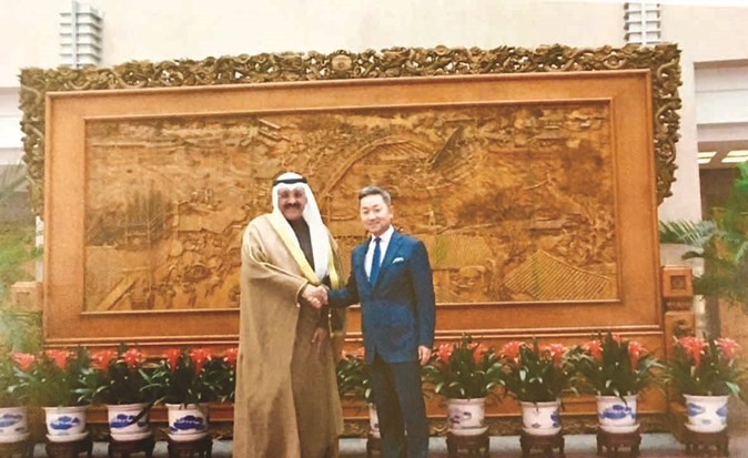 السفير جوهر حيات لدى تقديم أوراق اعتماده﻿