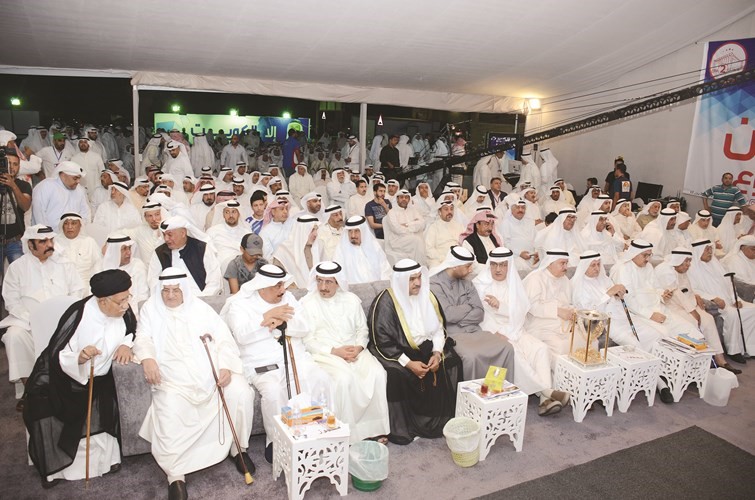 جانب من الحضور خلال ندوة مرشح الدائرة الثانية عدنان المطوع﻿