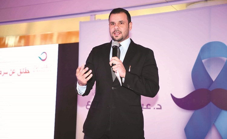 د. عبدالله المطوع يلقي المحاضرة ﻿