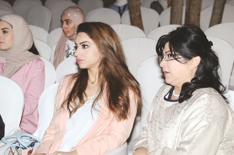 من الحضور﻿