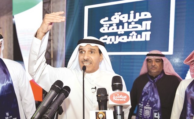 مرشح الدائرة الرابعة مرزوق الخليفة متحدثا خلال الندوة﻿