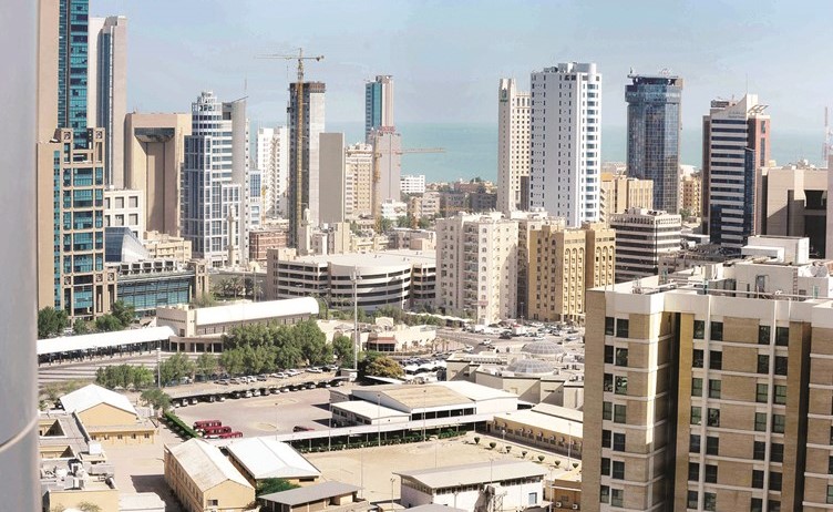 قوانين منع الأجانب في الكويت من تملك العقارات حدت من الاستثمار الأجنبي فضلا عن شح السيولة﻿