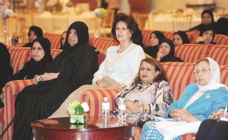 حضور نسائي في ندوة المطير﻿