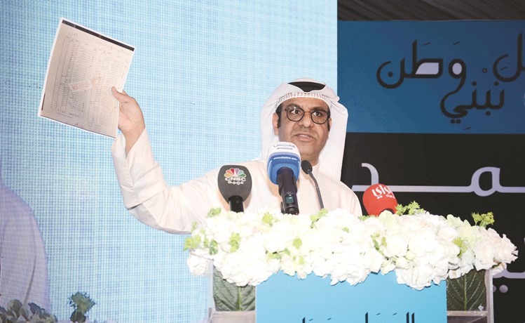 النائب السابق ومرشح الدائرة الاولى احمد القضيبي متحدثا خلال الندوة﻿