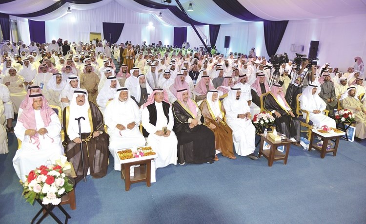جانب من الحضور خلال افتتاح المقر الانتخابي للنائب السابق ومرشح الدائرة الثانية خلف دميثير	(أحمد خليل)﻿