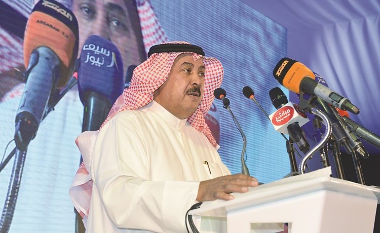 مرشح الدائرة الانتخابية الثانية النائب السابق خلف دميثير متحدثا في الندوة﻿