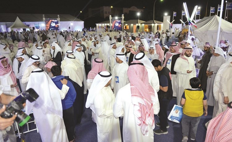 ابناء الدائرة الثانية في مقر النائب السابق ومرشح الدائرة الثانية خلف دميثير﻿