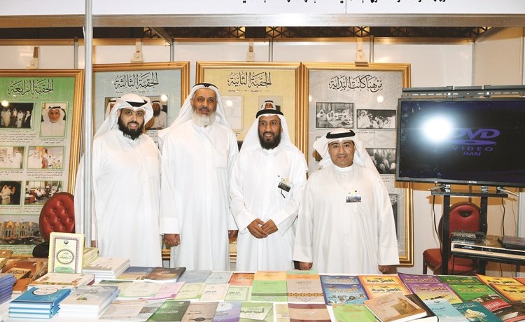 د.خالد الخراز في جناح ادارة الدراسات الاسلامية ﻿