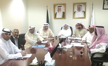 اجتماع مجلس إدارة النادي العربي مع المستشار القانوني﻿