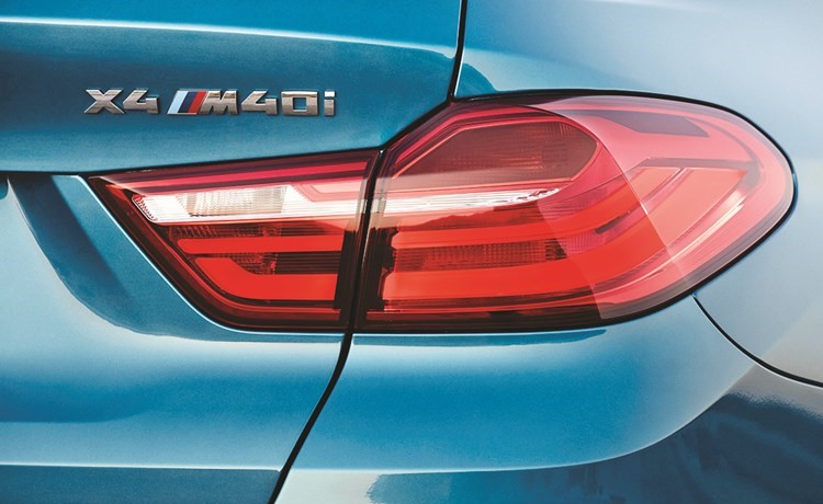 BMW X4 M40i ترتقي بالأداء إلى مستويات جديدة