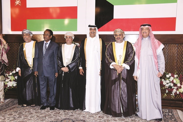 السفير القطري حمد آل حنزاب مباركا﻿