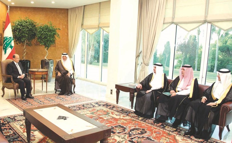 الرئيس العماد ميشال عون مستقبلا صاحب السمو الملكي الأمير خالد الفيصل أمير مكة المكرمة والوفد المرافق في بعبدا(محمود الطويل)﻿