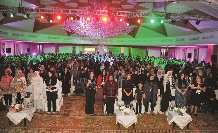 الحاضرات خلال ندوة مرشح الدائرة الثالثة النائب والوزير السابق يعقوب الصانع﻿