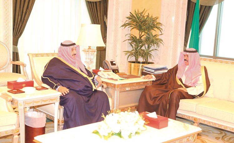 سمو نائب الأمير وولي العهد الشيخ نواف الأحمد مستقبلا سمو الشيخ ناصر المحمد﻿