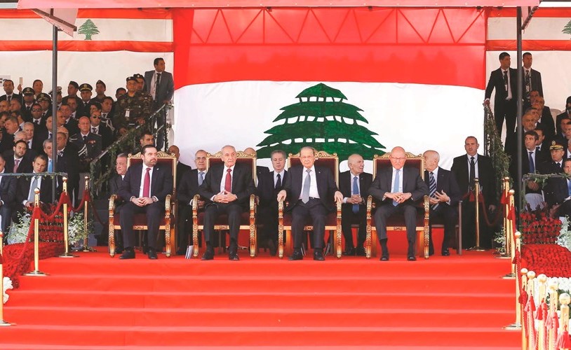 رئيس الجمهورية العماد ميشال عون والرؤساء نبيه بري وتمام سلام وسعد الحريري خلال مشاركتهم في عيد الاستقلال	(محمود الطويل) ﻿