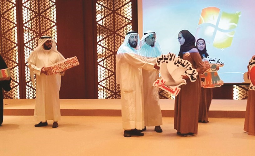 تكريم طالبات ثانوية جمانة بنت ابي طالب﻿