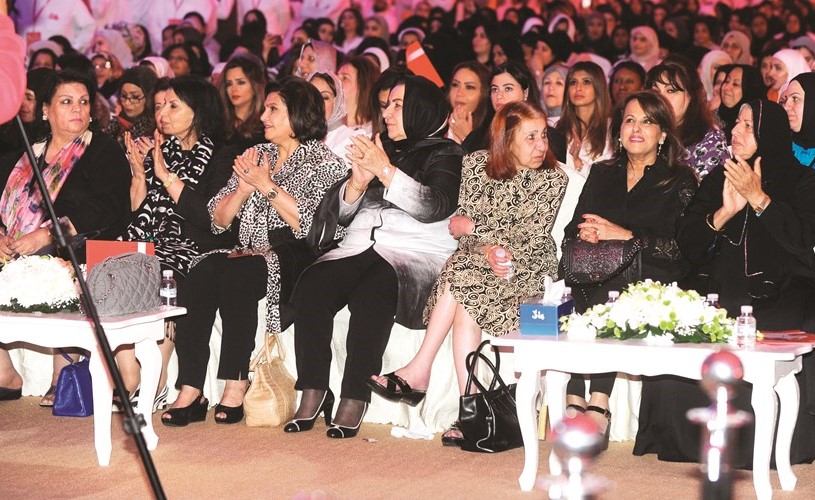 جانب من الحضور النسائي في الندوة﻿