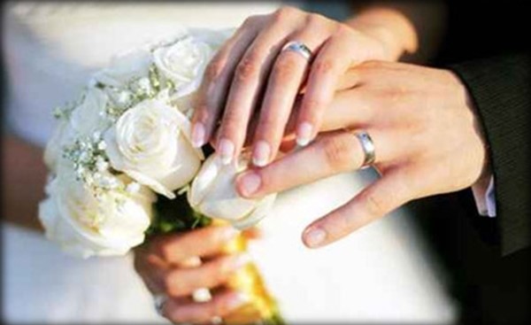عريس قطري كسر إصبع زوجته في شهر العسل.. فطلبت الطلاق