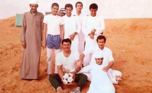 ماذا لو رأيت نفسك بعد 30 عاما.. سعوديون عاشوا التجربة!