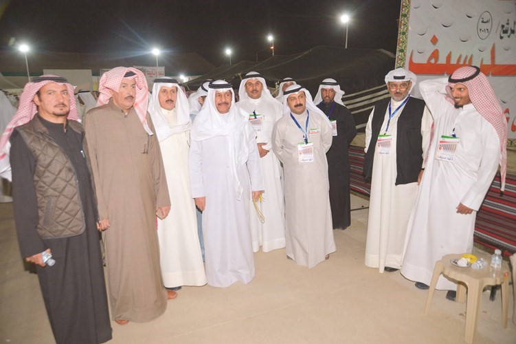الهرشاني بين مؤيديه﻿