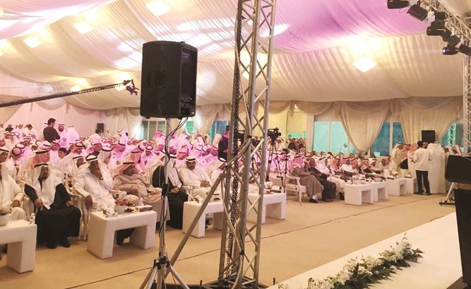 جانب من الحضور خلال افتتاح المقر الانتخابي للنائب السابق ومرشح الدائرة الرابعة سعد الخنفور﻿