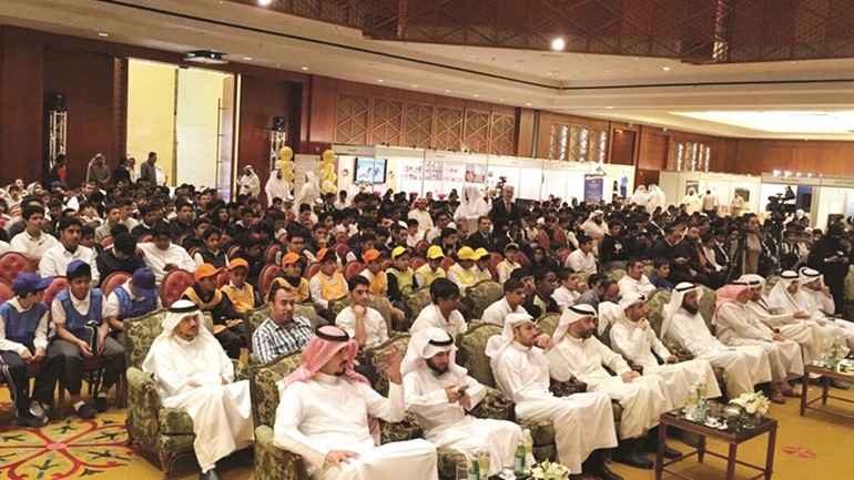 حضور غفير يتابع فعاليات برنامج الكويت عاصمة الثقافة الإسلامية الذي ينظمه التوجيه الفني العام للتربية الإسلامية﻿
