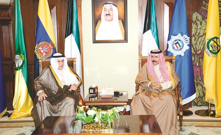 سمو نائب الأمير وولي العهد الشيخ نواف الأحمد مستقبلا الشيخ خالد الجراح ﻿