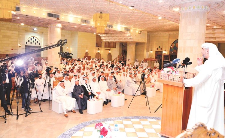 مرشح الدائرة الأولى خالد حسين الشطي يتحدث للناخبين﻿