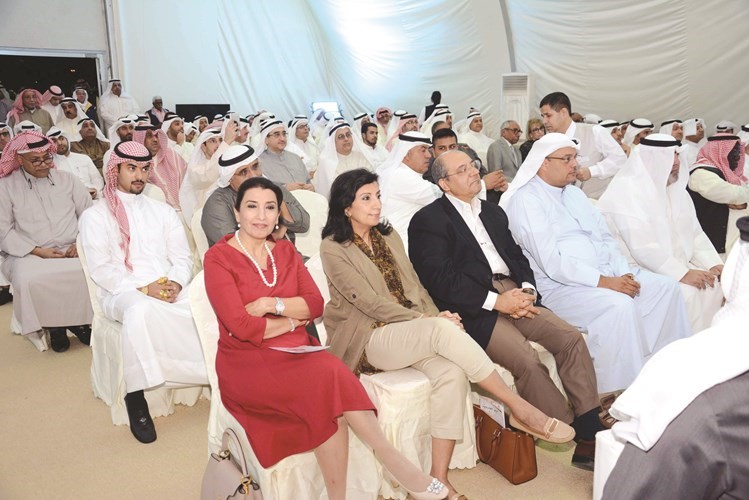عدد من أبناء الدائرة الثانية خلال الندوة﻿
