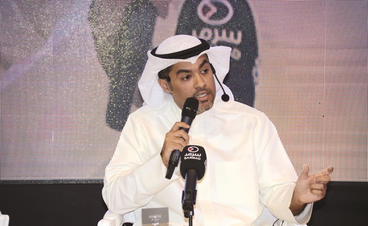 مرشح الدائرة الثانية عمر الطبطبائي متحدثا للحاضرات	 (محمد هنداوي)﻿
