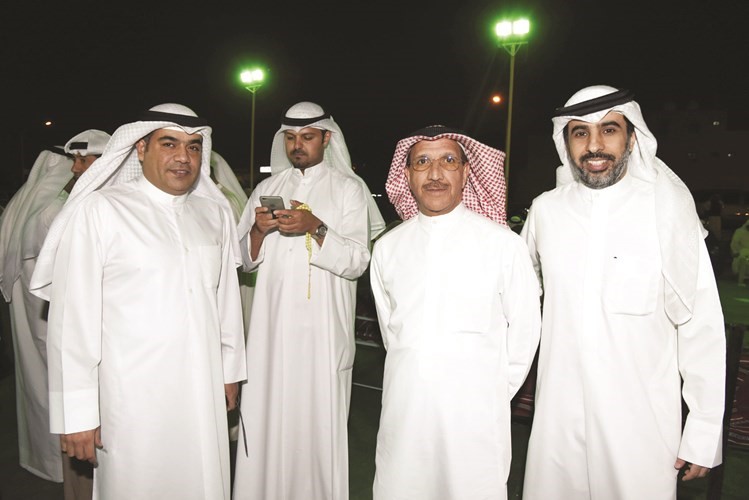 ناخبو الدائرة مع علي الخميس﻿