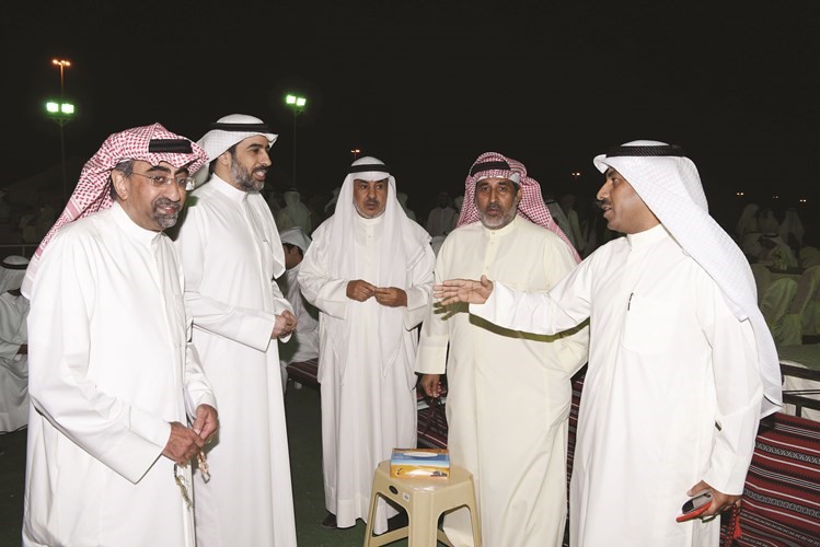 مرشح الدائرة الثالثة النائب السابق علي الخميس مرحبا بالحضور﻿