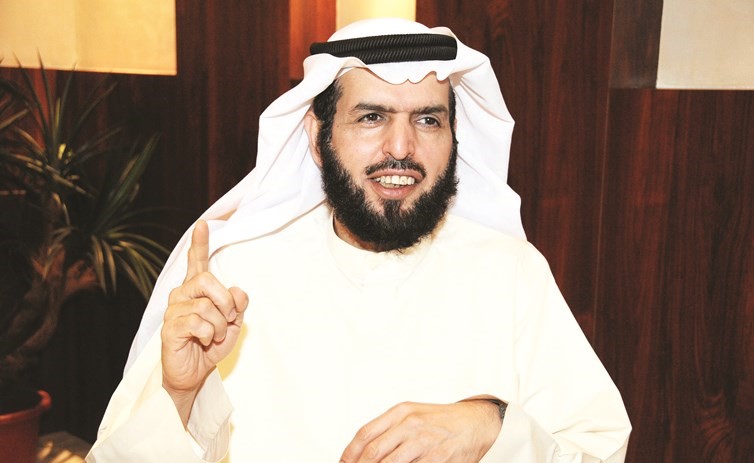 د.عادل الدمخي: الأزمة الاقتصادية مفتعلة وموس الحكومة لم يمر إلا على رأس المواطن